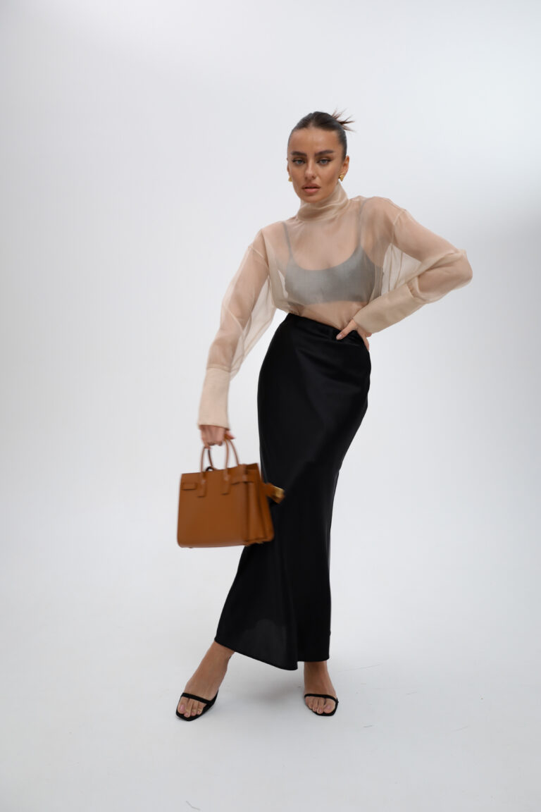 Black skirt, photo 1