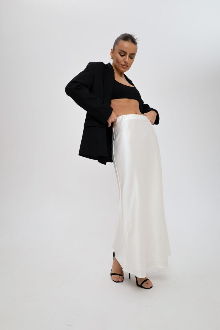 Milky white skirt, photo 1