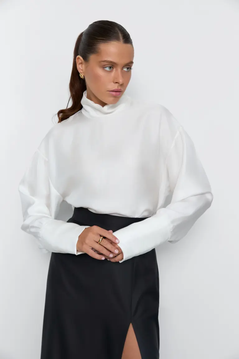 Milky white blouse, photo 1