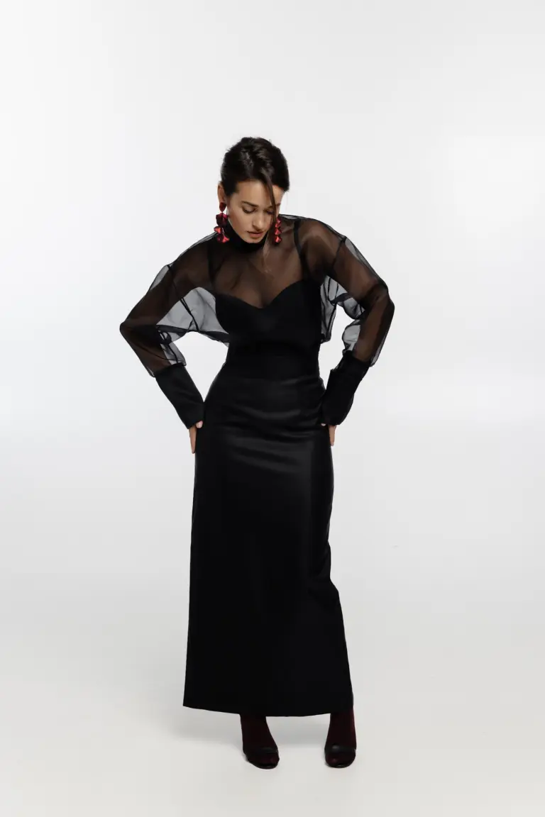 Skirt with slit at the back, photo 1