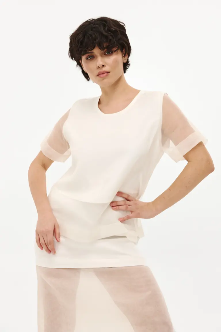 White blouse with short sleeves, photo 1